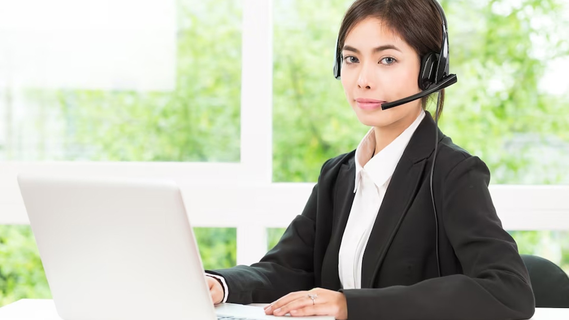 Đội ngũ hỗ trợ khách hàng SUNWIN chuyên nghiệp